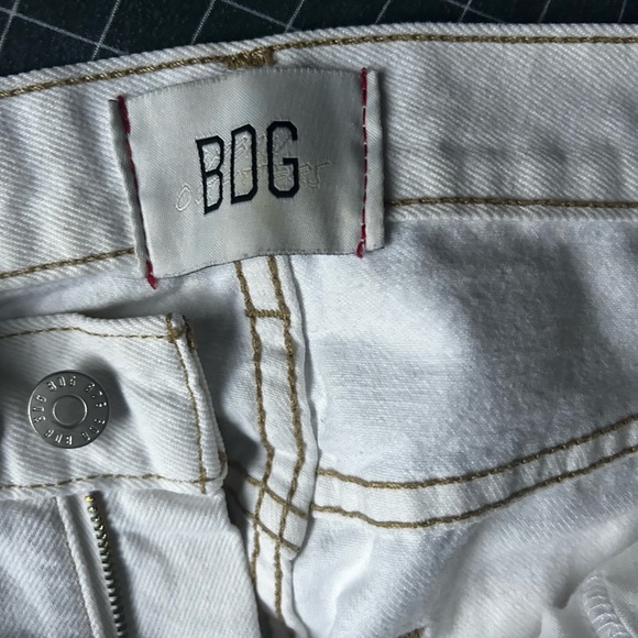 Urban outfiter (bdg) white jeans - Picture 2 of 4